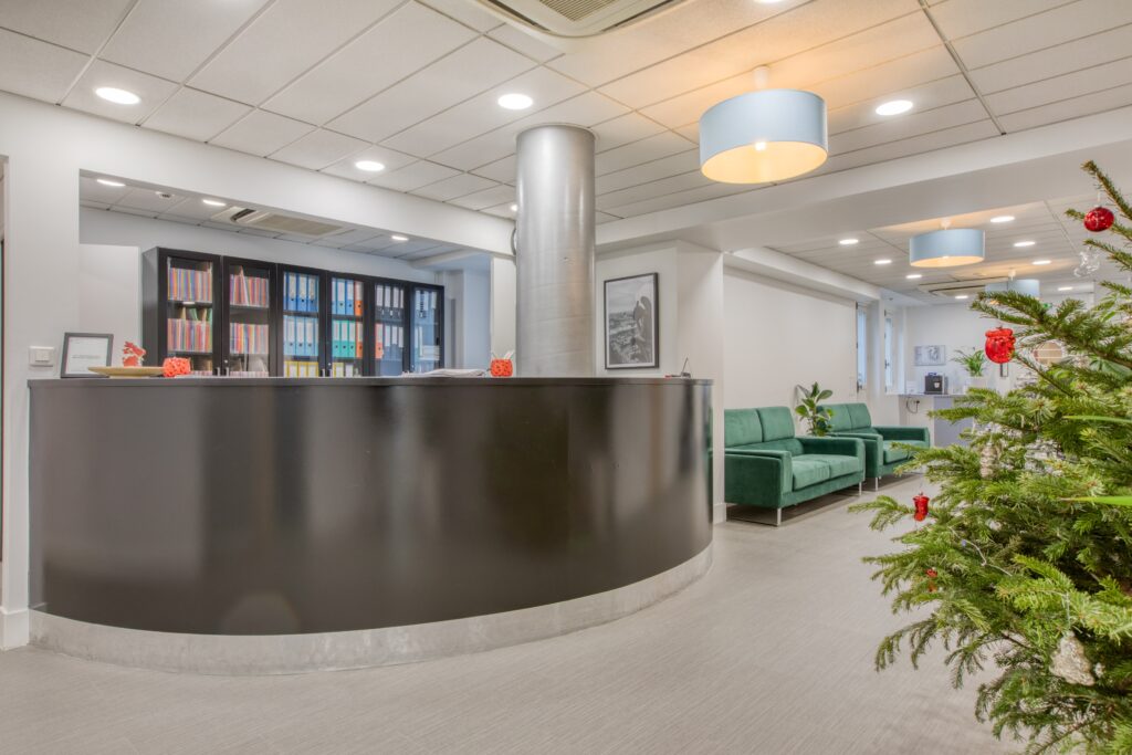 Espace d’accueil du cabinet d’avocat fiscaliste à Paris